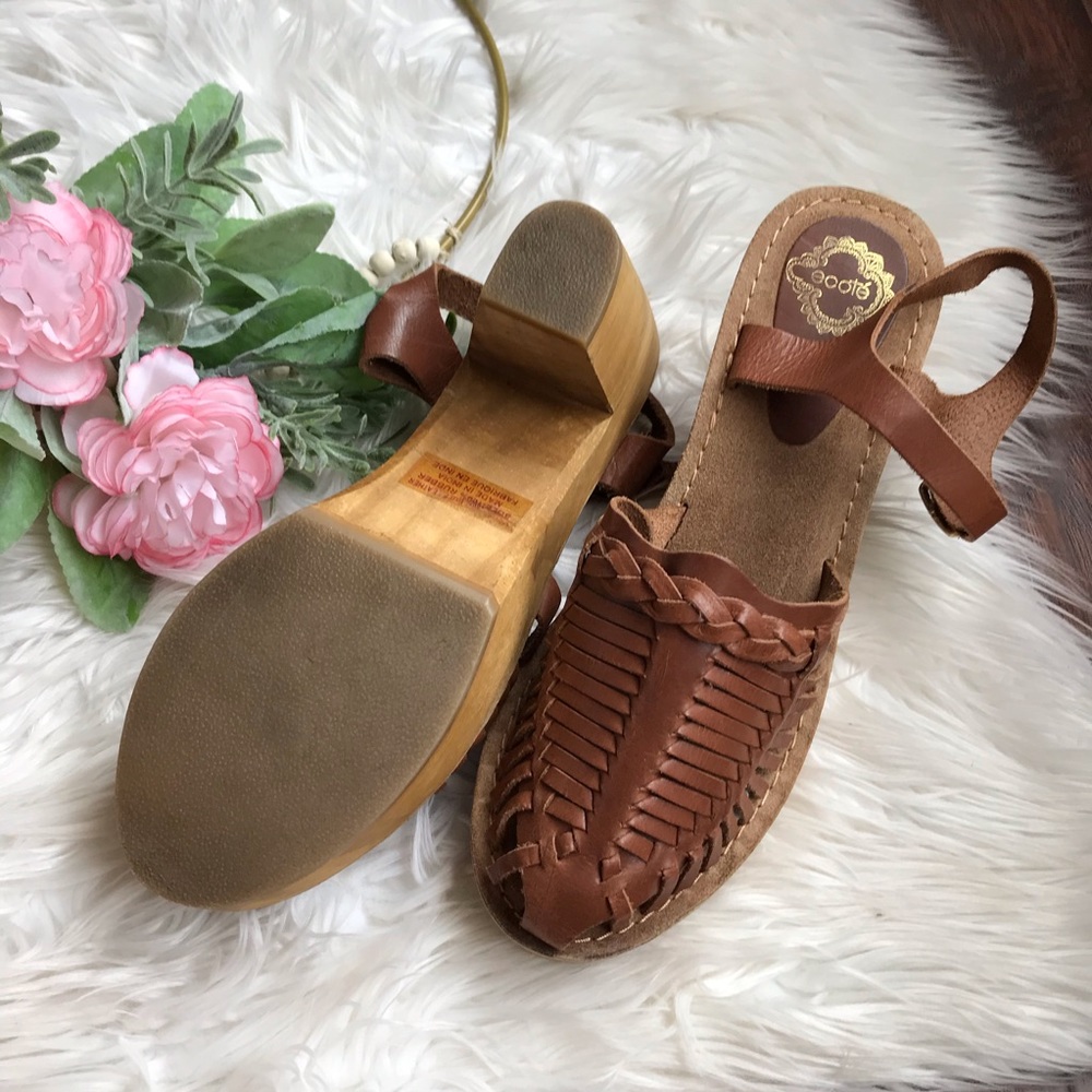 Women's Brown Sandals - Picture 5 of 6